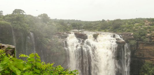 प्रकृति का संगीत सुनना है तो घूम आएं मांझर कुंड