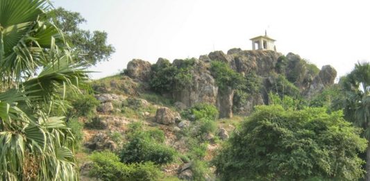 गहड़वाल वंश के शासन का गवाह है रोहतास का सोनहर पहाड़ी