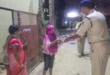 बर्थडे नहीं मनने से मायूस थी सासाराम की 12 साल की साक्षी, तभी केक लेकर पहुंचे पुलिस अंकल