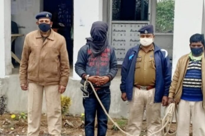 Arrested accused of parcel employee robbery