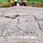 rohtas news NH 2C road torn due to heavy heat in Rohtas