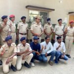 rohtas news 10 women and men constable become daroga five other students of police paathshala also became daroga SP ashish bharti honored (1)